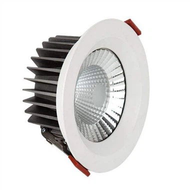 Đèn chiếu sáng âm trần với trần